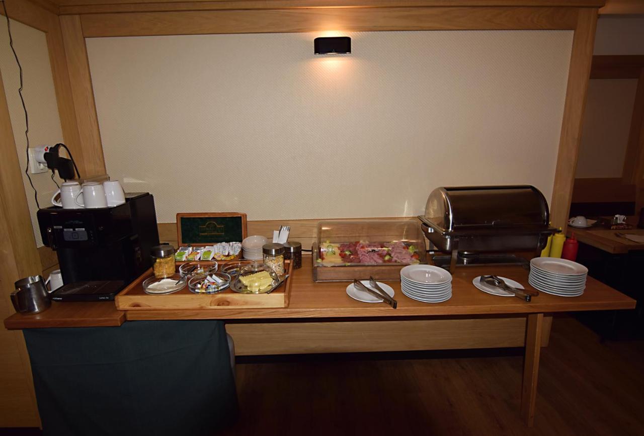 Hotel Soudek Podebrady Bagian luar foto