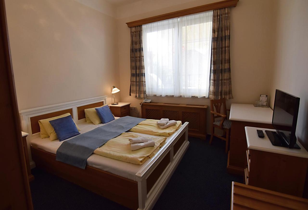 Hotel Soudek Podebrady Bagian luar foto