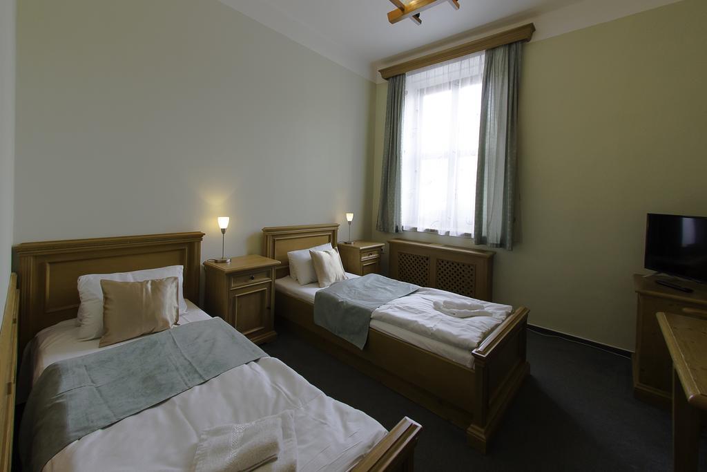 Hotel Soudek Podebrady Bagian luar foto