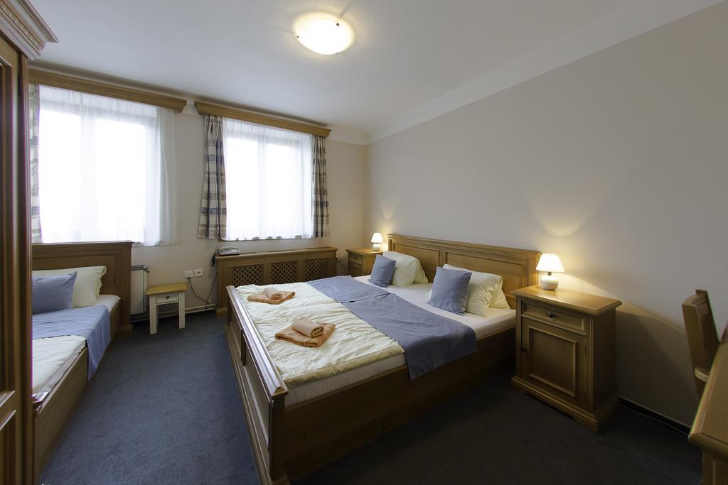 Hotel Soudek Podebrady Bagian luar foto