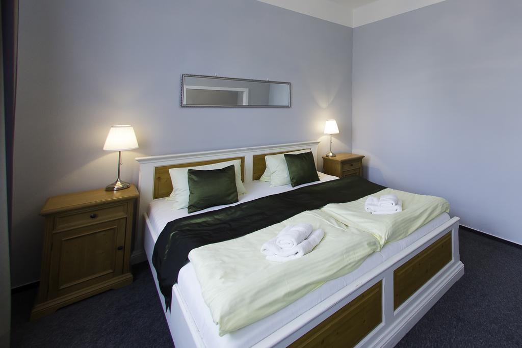 Hotel Soudek Podebrady Bagian luar foto