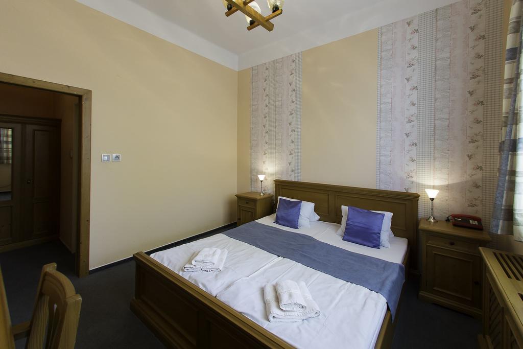 Hotel Soudek Podebrady Bagian luar foto