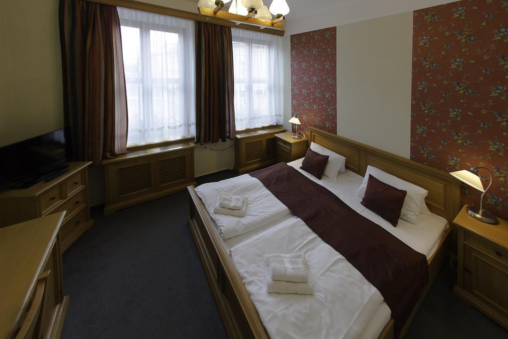Hotel Soudek Podebrady Bagian luar foto