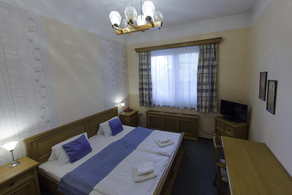 Hotel Soudek Podebrady Bagian luar foto